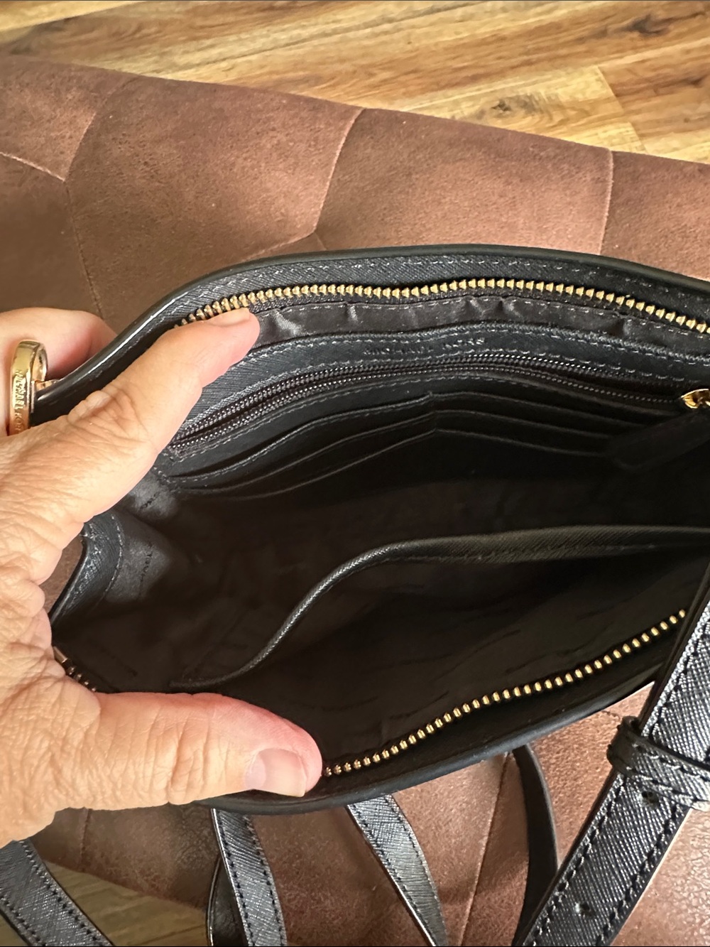 Michael Kors Black Leather Shoulder Pouch with Gold Logo - Picture 4 of 4